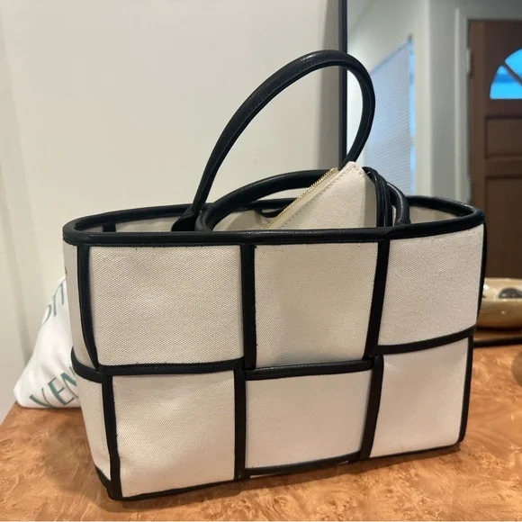 Bottega Veneta Black and White Tote - Picture 7 of 11
